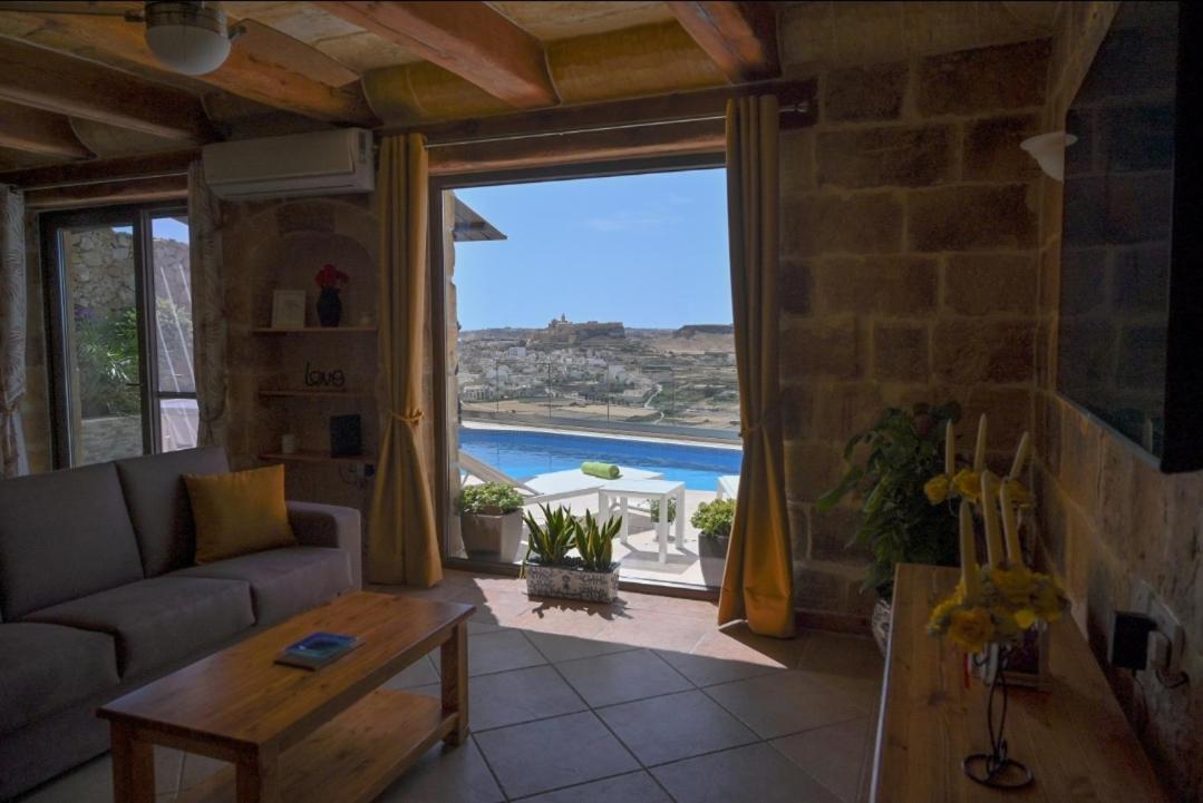 Ta' Nikola Farmhouse, Xaghra Exterior photo